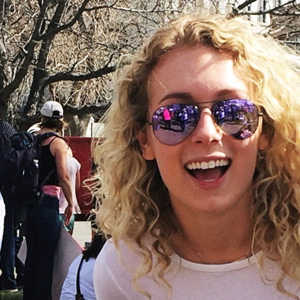 Meet your Posher, Olivia